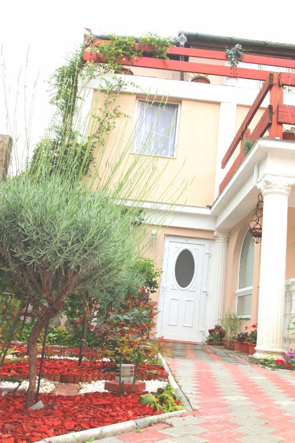 YOX apartment 4 Oradea Extérieur photo